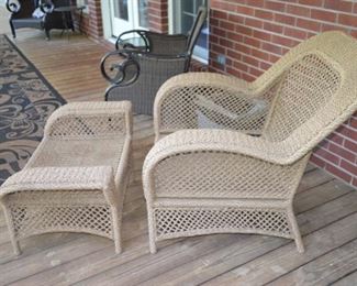 Wicker lounge chair with Ottoman