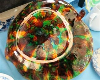 Bottom of Majolica plate/bowl