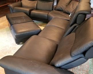 5 seater, ALL reclining theater sectional sofa with ottoman/ table! EXCELLENT condition! Barely used!
