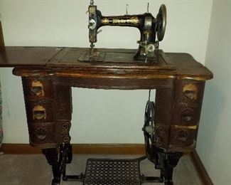 Antique, White trundle sewing machine 