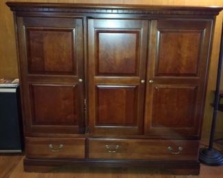 Entertainment center