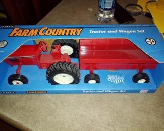 Tractor and wagon set
