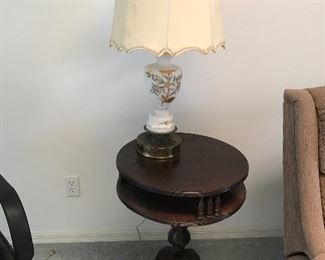 Small brass feet accent table 20 d x 26.5 t 