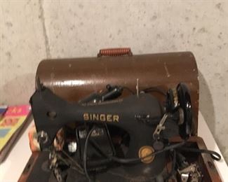 Vintage Early 1940-1950 Singer Sewing Machine