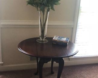 Cherry Queen Anne style round side table 