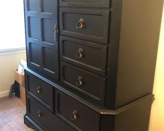 Chested drawers 
