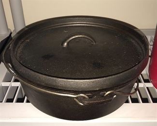 Cast iron pot with cover