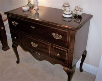 Lowboy chest