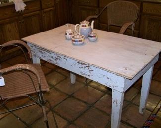 Primitive table
