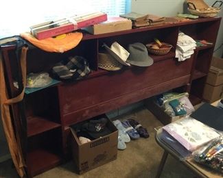 Bookcase headboard - Hats