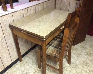 ANTIQUE Western European TABLE WITH 6 CHAIRS