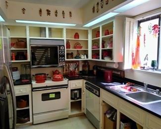 Kitchen and dinner sets 