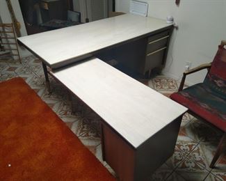 Mid Century Modern L-shaped desk (in the style of George Nelson)