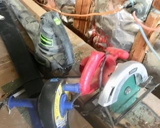 Lawnmaster leaf blower
Circular saw