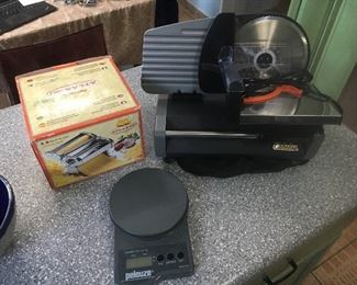 Meatslicer, pasta roller
Pelouze scale