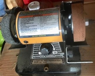 Bench grinder