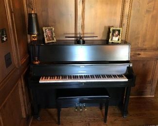 YAMAHA piano 