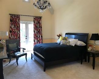 Queen size bed and nightstands