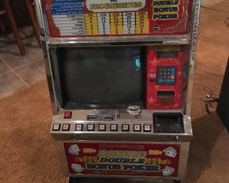 Double Bonus Poker casino machine