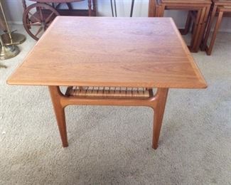 Trioh Mid-century End Table