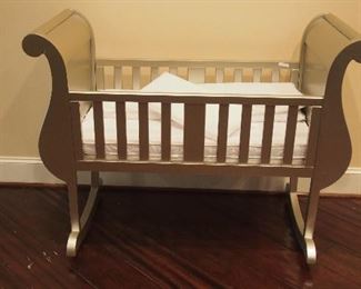 Upscale Modern Baby Crib (it rocks)