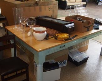 Great Shabby Chic Work or Kitchen Table in great condition!
