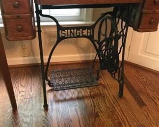 Antique Singer Cabinet and Singer Sewing Machine https://ctbids.com/#!/description/share/162832