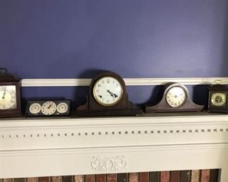 Collection of Mantel Clocks https://ctbids.com/#!/description/share/162836