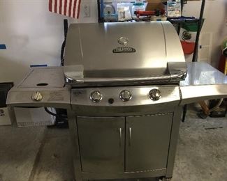 Thermos barbecue with cover