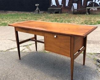 Drexel Declaration Desk