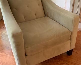 48. 4 Microfiber Better by Design Tufted Back Chartruese Arm Chairs (31'' x 33'' x 33'')