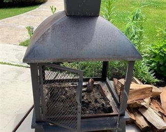 75. Metal Outdoor Portable Fireplace (26'' x 22'' x 45'')