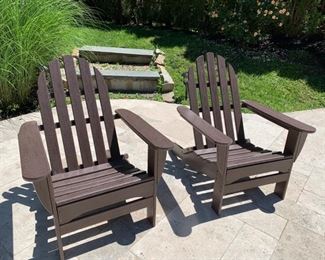 84. Pair of Adjustable Resin Aiderondeck Chairs (29'' x 35''' x 35'')