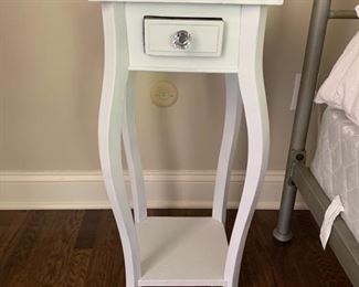 136. 1 Drawer Nightstand (12'' x 12'' x 29'')