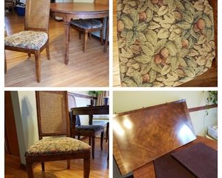 Beautiful Dining Room Table w/4 chairs & 2 leaves to extend table.