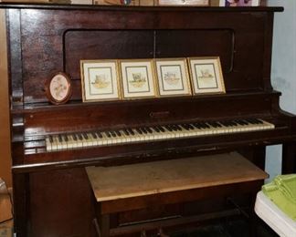Set of picture and old piano