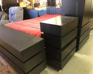 Modern cool queen bedroom set in black!