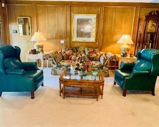 Exquisite living room furniture glass top coffee table hand carved in tables leather recliners