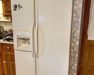 Double door refrigerator freezer