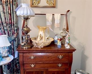 Antique Wash stand
Pitcher/bowl set
Oil lamp