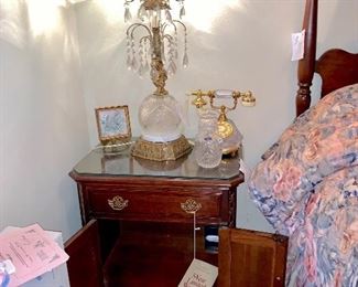 Pennsylvania house night stand
crystal lamp
Crystal telephone