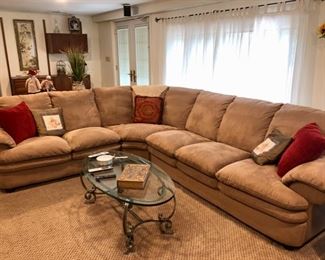 Sectional sofa, excellent condition