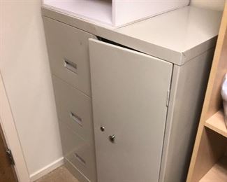 File cabinet with locking cabinet