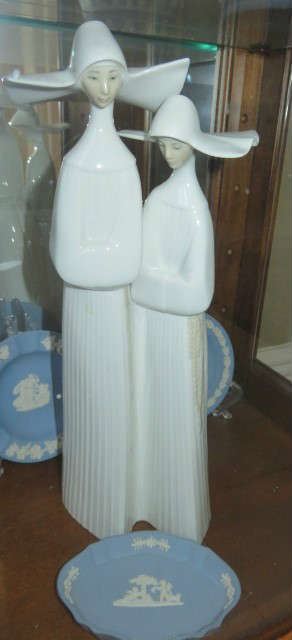 Lladro Porcelain Nuns #4611