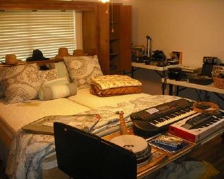 TEMPUR-PERIC, with remotes - $2000.