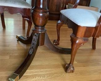 the pedestal and the leg of the chairs - set of 6 