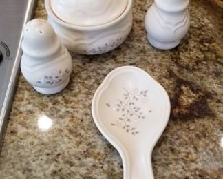 Pfaltzgraff accessories