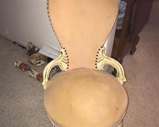 Beautiful Victoria side chair