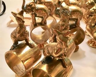 There’s several different animals (elephant, antelope, falcon, giraffe, lion, kangaroo) and the total available is 25.