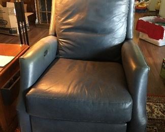 Bradington & Young POWER leather recliner in A++ condition